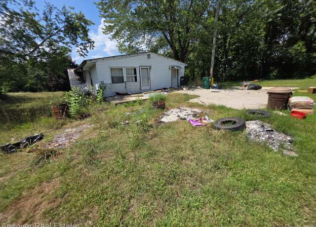 Property at 1928 S 35th St, Galesburg, MI 49053, 4 beds, 2 baths