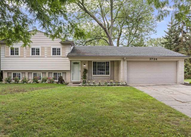 Property at 3724 Horseshoe Dr, Troy, MI 48083, 3 beds, 1.5 baths