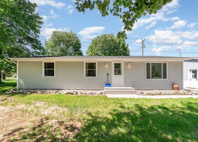 Property at 7205 N Gilmore Rd, Farwell, MI 48622, 3 beds, 1 bath