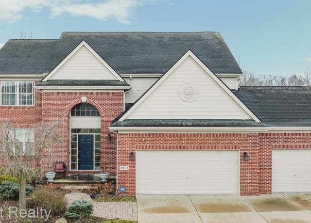 Property at 33011 Brookside Ct, Livonia, MI 48152, 4 beds, 3.5 baths