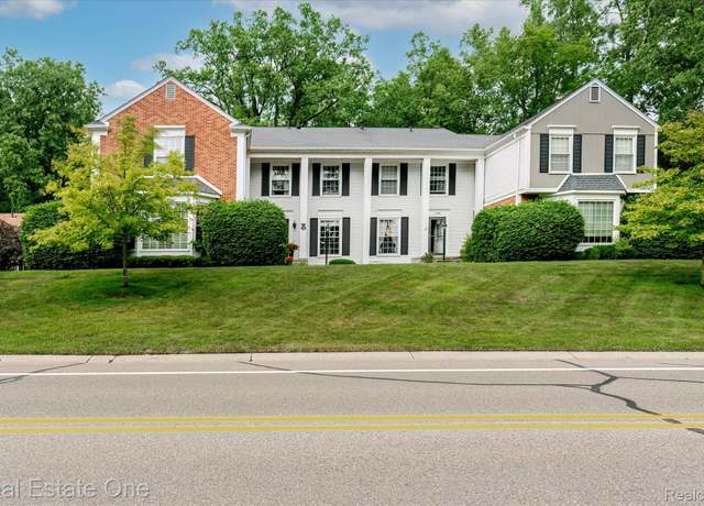 Property at 1106 Kings Cove Dr #355, Rochester, MI 48306, 3 beds, 2.5 baths