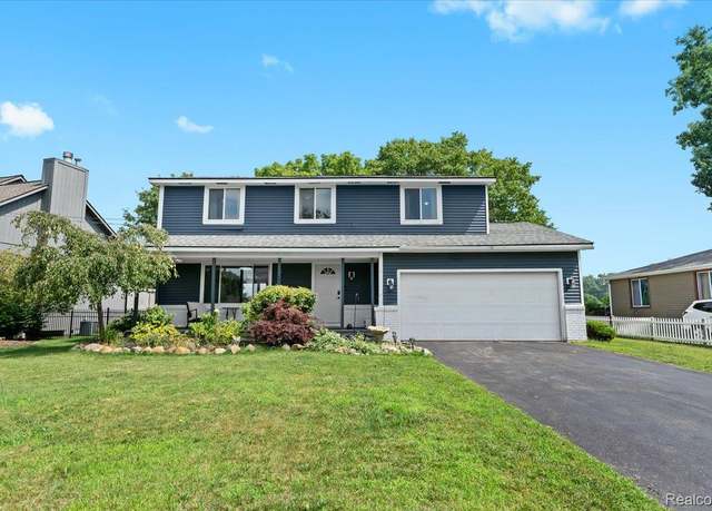 Property at 1084 Woodruff Lake Dr, Highland, MI 48357, 4 beds, 2 baths