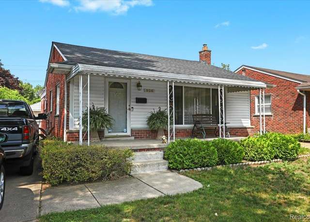 Property at 926 Sherbourne St, Inkster, MI 48141, 3 beds, 2 baths