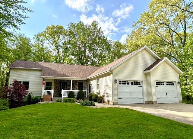 Property at 11410 Wild Pond Ct Ct NE, Rockford, MI 49341, 5 beds, 3.5 baths