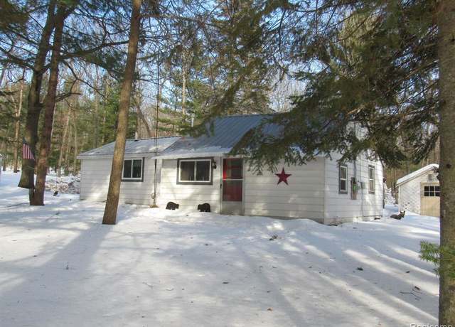 Property at 3821 S Townline Rd, Prudenville, MI 48651, 2 beds, 1 bath