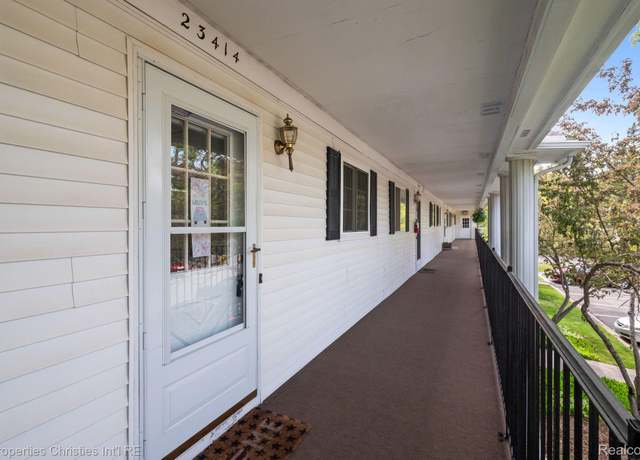 Property at 23414 Middlebelt Rd, Farmington Hills, MI 48336, 2 beds, 1 bath