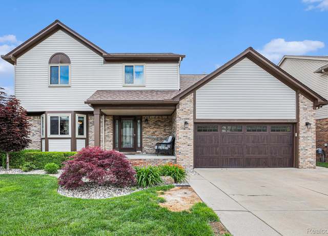 Property at 32864 Foster Ct, Fraser, MI 48026, 4 beds, 3.5 baths
