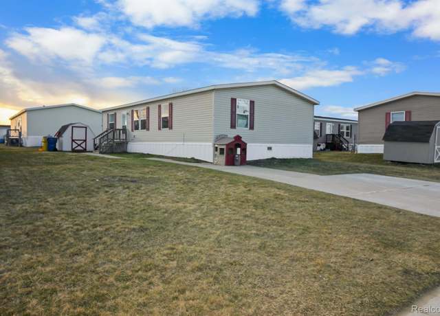 Property at 23154 Heron, New Boston, MI 48164, 3 beds, 2 baths
