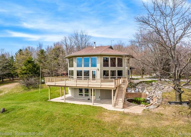 Property at 1693 Elm Road Rd, Frankfort, MI 49635, 3 beds, 3.5 baths