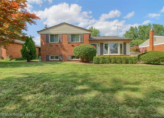 Property at 254 Harvard Ave, South Lyon, MI 48178, 3 beds, 1.5 baths