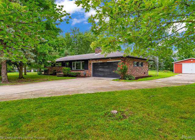 Property at 10990 Smiths Creek Rd, Riley Township, MI 48041, 3 beds, 1.5 baths