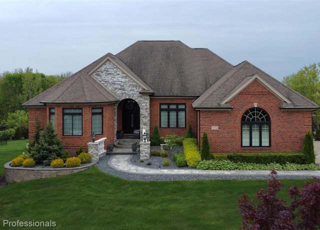 Property at 8814 Prestwick Ln, Washington, MI 48095, 3 beds, 3.5 baths