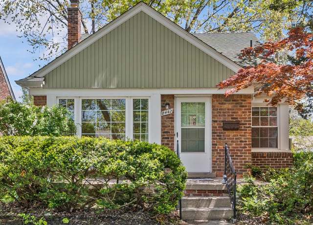 Property at 8442 Hazelton St, Dearborn Heights, MI 48127, 3 beds, 1 bath