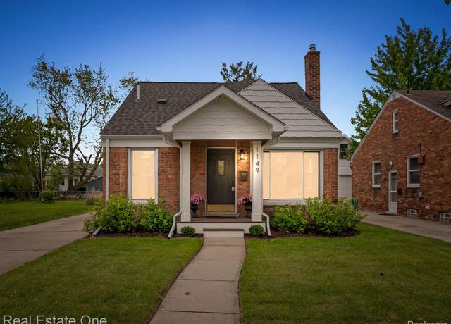 Property at 1149 Larkmoor Blvd, Berkley, MI 48072, 3 beds, 2 baths