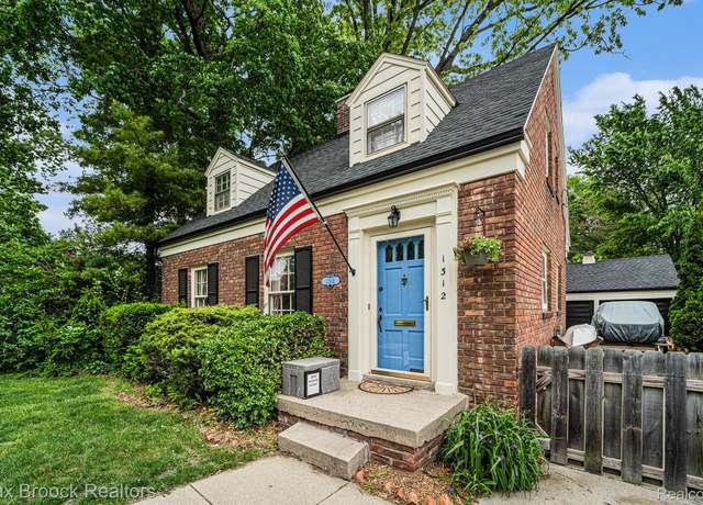 Property at 1312 Catalpa Dr, Royal Oak, MI 48067, 3 beds, 1.5 baths