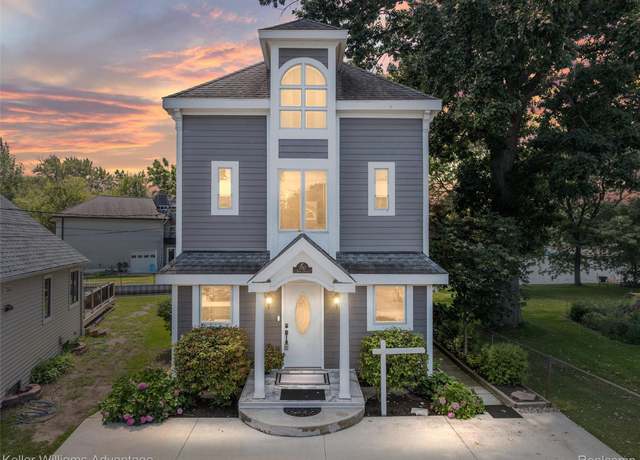 Property at 2182 Park Circle Cir, Keego Harbor, MI 48320, 3 beds, 4 baths