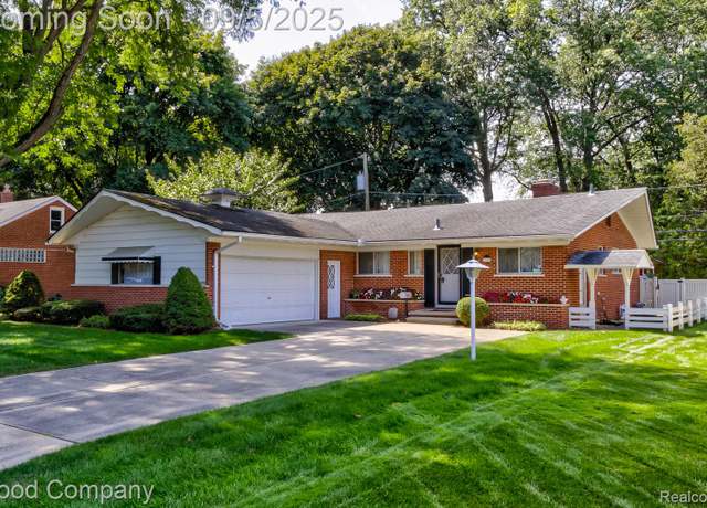 Property at 31721 Lexington St, Warren, MI 48092, 4 beds, 2.5 baths