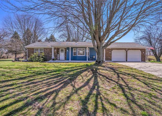 Property at 3820 Beeline Rd, Holland, MI 49424, 3 beds, 2.5 baths