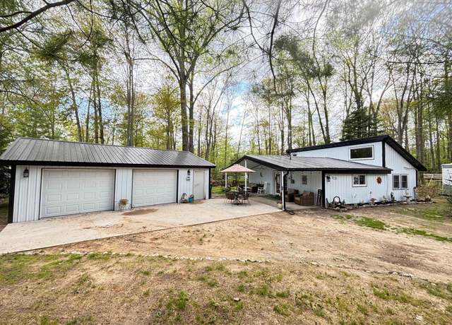 Property at 5123 Fairview Dr, Harrison, MI 48625, 2 beds, 1 bath