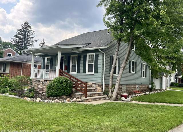 Property at 1402 Catalpa Dr, Royal Oak, MI 48067, 3 beds, 2.5 baths