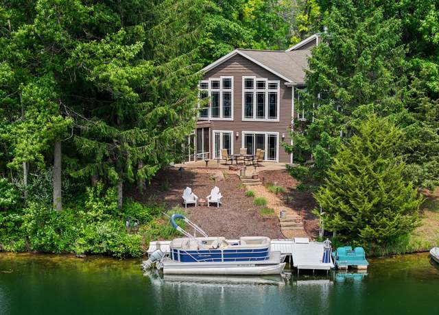 Property at 295 W Shore Dr, Jerome, MI 49249, 4 beds, 2.5 baths