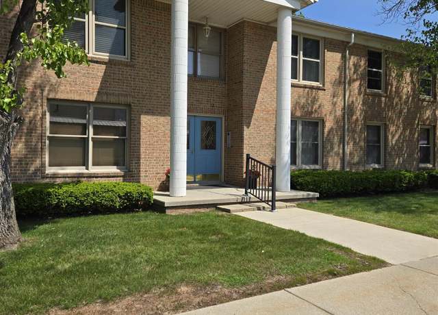 Property at 275 Maywood St, Marysville, MI 48040, 2 beds, 1 bath