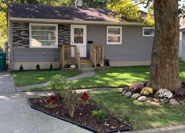 Property at 209 W Wayne St, Durand, MI 48429, 3 beds, 1 bath