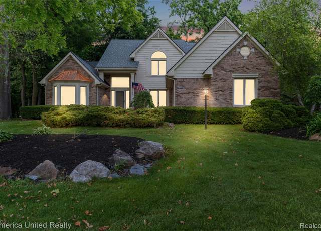 Property at 54366 Royal Troon Dr, South Lyon, MI 48178, 3 beds, 2.5 baths