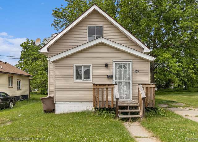 Property at 455 Irwin Ave, Farmington, MI 48341, 3 beds, 1 bath