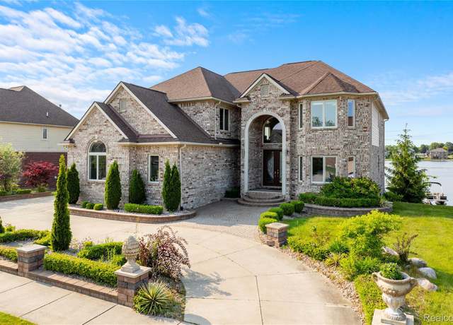 Property at 4303 S Lake Ln, Shelby Twp, MI 48316, 4 beds, 4.5 baths