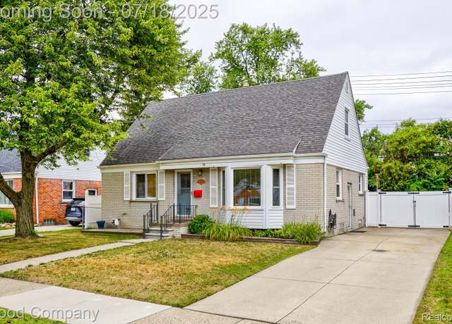 Property at 923 E 4th St, Royal Oak, MI 48067, 3 beds, 1 bath