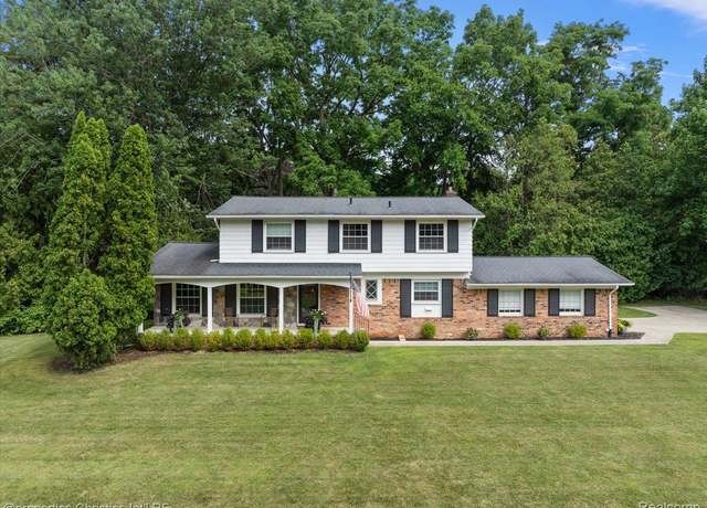 Property at 2843 Comfort St, West Bloomfield Charter Township, MI 48323, 4 beds, 2.5 baths