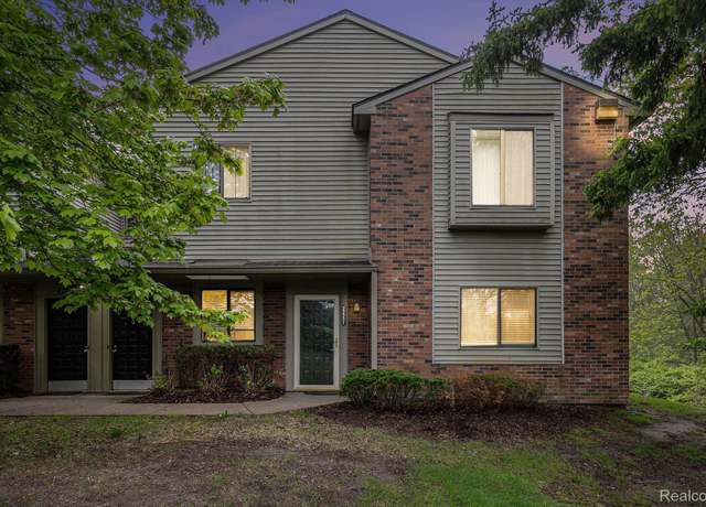 Property at 22221 Indian Creek Dr #7, Farmington Hills, MI 48335, 2 beds, 2 baths