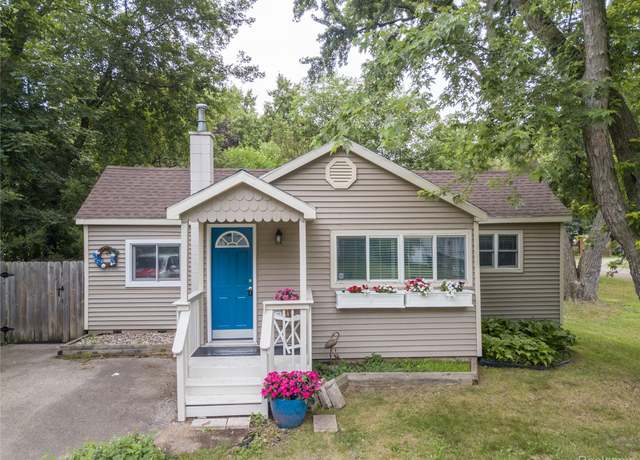 Property at 3110 Brisbane St, Walled Lake, MI 48390, 2 beds, 1 bath