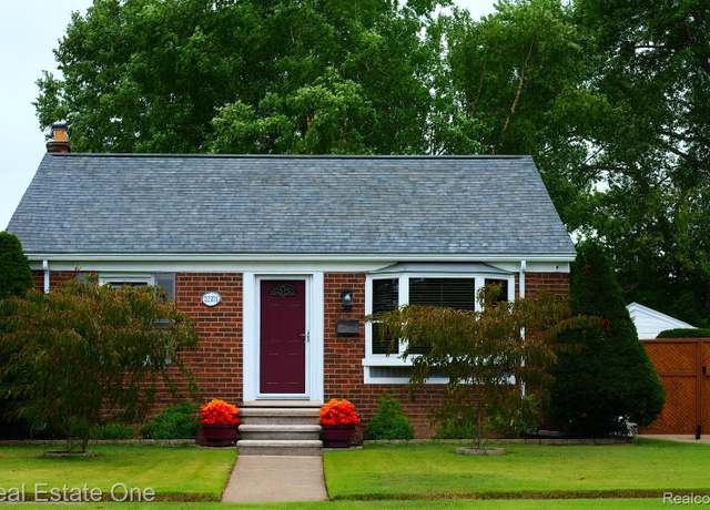Property at 32201 Rush St, Garden City, MI 48135, 3 beds, 1.5 baths