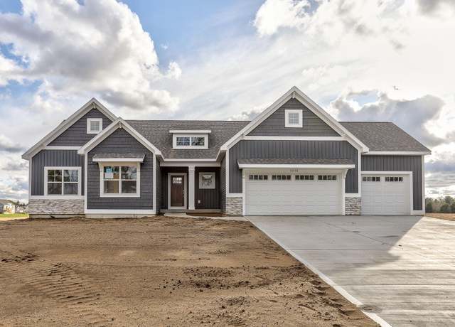 Property at 14984 Fillmore St, West Olive, MI 49460, 4 beds, 3.5 baths