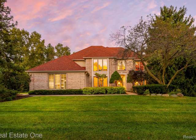 Property at 4088 Parkstone Ct, Troy, MI 48098, 4 beds, 3.5 baths