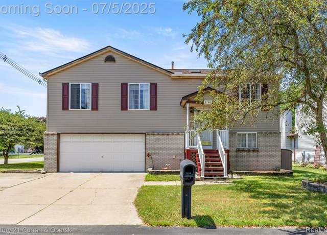 Property at 1786 Daisy Ln, Westland, MI 48186, 3 beds, 3 baths