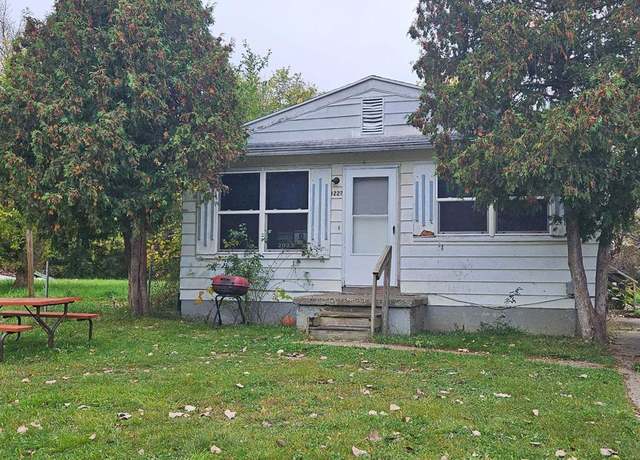 Property at 3222 Chambers St, Flint, MI 48507, 4 beds, 1.5 baths