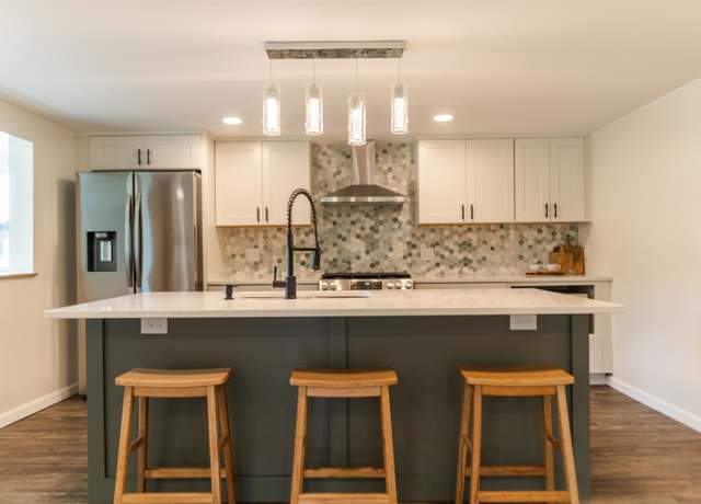 Property at 968 Barlow St, Traverse City, MI 49686, 3 beds, 2 baths