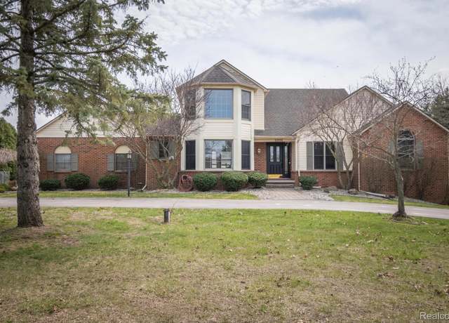 Property at 11836 Larkins Rd, Brighton, MI 48114, 4 beds, 3.5 baths