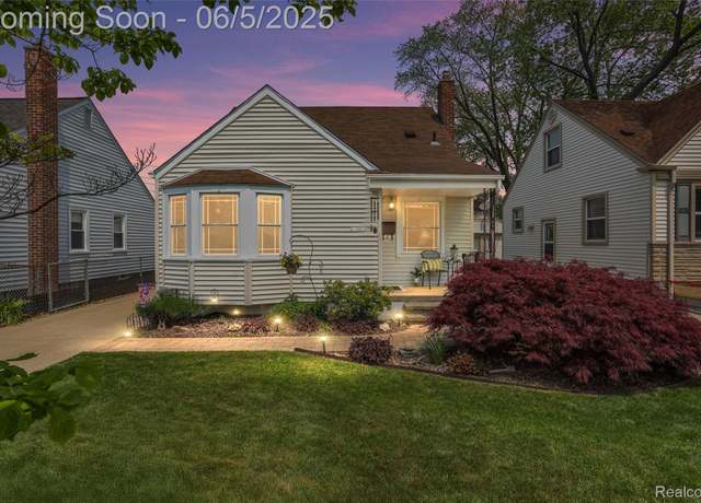 Property at 1958 Columbia Rd, Berkley, MI 48072, 3 beds, 2 baths