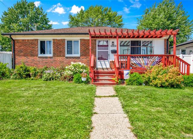 Property at 25075 Arlington St, Roseville, MI 48066, 3 beds, 1.5 baths