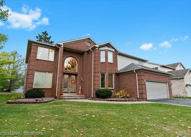 Property at 2115 Aldwin Dr, West Bloomfield, MI 48324, 4 beds, 2.5 baths