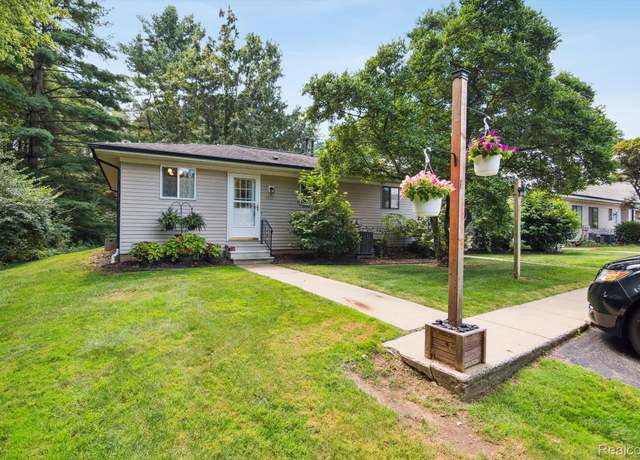 Property at 4521 Westbrook Dr, Jackson, MI 49201, 1 bed, 1 bath