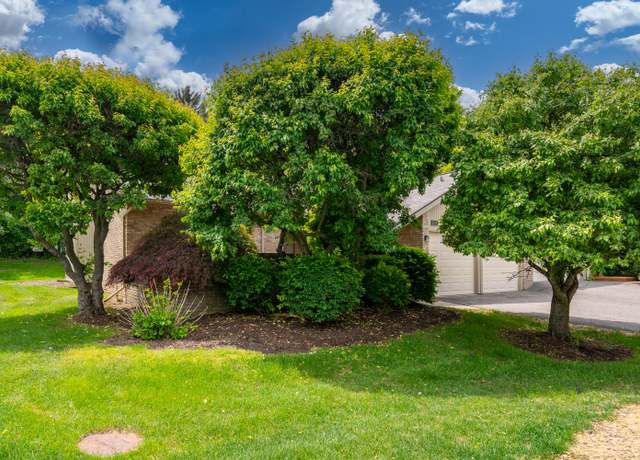 Property at 4123 Foxpointe Dr, West Bloomfield, MI 48323, 2 beds, 2 baths