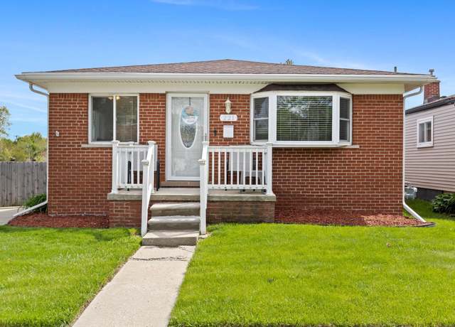 Property at 221 Emmons Blvd, Wyandotte, MI 48192, 3 beds, 1.5 baths