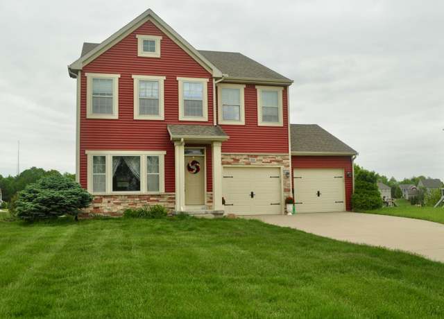 Property at 9330 Windward Dr, West Olive, MI 49460, 5 beds, 3.5 baths