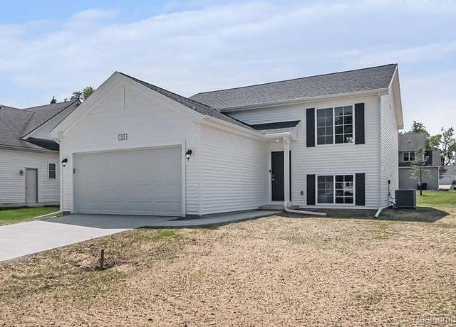 Property at 172 Woodland Way, Manchester, MI 48158, 4 beds, 2 baths