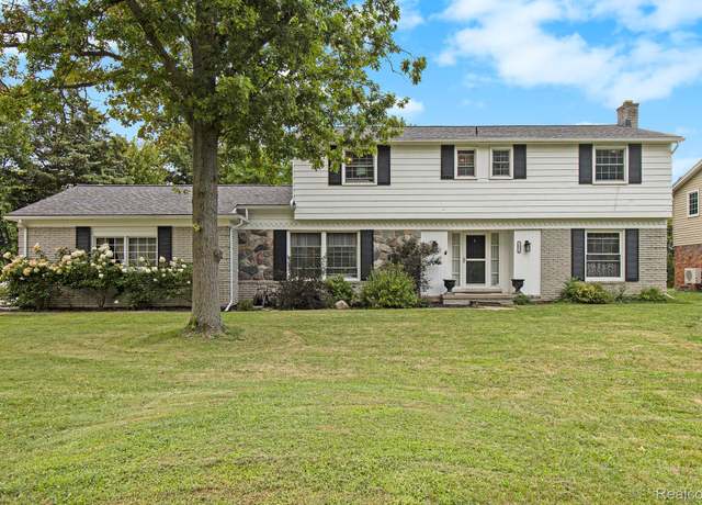 Property at 26031 Hidden Ln, Grosse Ile Township, MI 48138, 4 beds, 2.5 baths